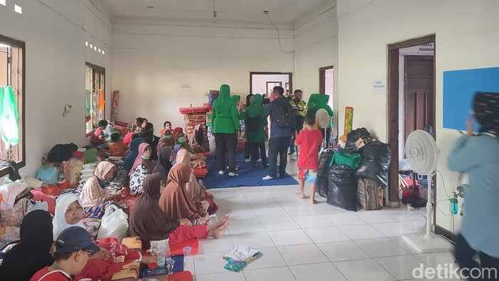 Kondisi terkini pengungsi longsor di Gang Barjo Bogor