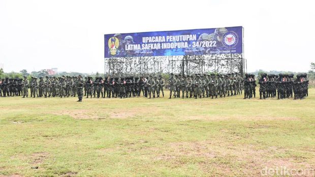 Latihan bersama tentara Indonesia dan Singapura di Karawang.