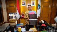 Anies mengaku sudah beberapa hari berkemas barang dari ruang kerjanya.  