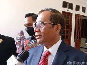 Video Viral Hakim Bocorkan Vonis Sambo Diduga Teror Terhadap Wahyu Iman