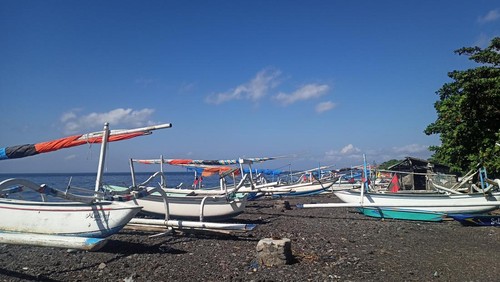 Sejumlah perahu nelayan Ujung Pesisi, Karangasem, Sabtu (15/10/2022).