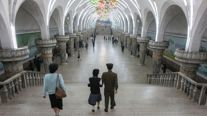 PYONGYANG, NORTH KOREA - MAY 16: North Korean people in Yonggwang station, Pyongan Province, Pyongyang, North Korea on May 16, 2009 in Pyongyang, North Korea. (Photo by Eric Lafforgue/Art In All Of Us/Corbis via Getty Images)