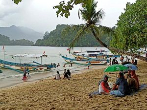 Rekomendasi Dua Pantai Pasir Putih di Trenggalek