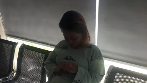 Perempuan pembakar kamar kos diamankan oleh Polsek Denpasar Selatan, Sabtu (15/10/2022).