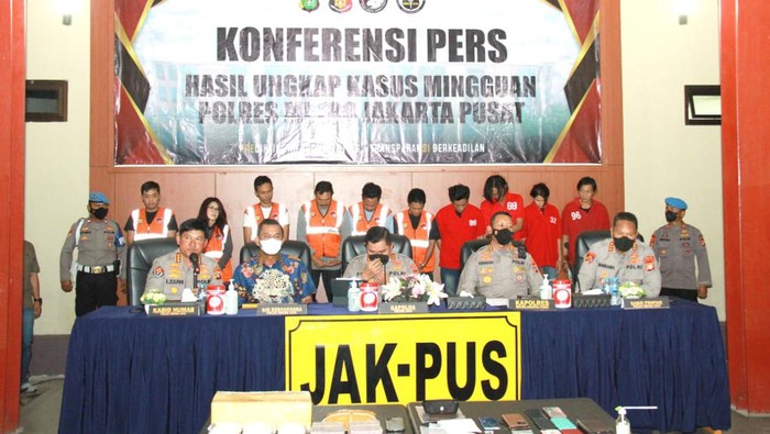 Polda Metro Jaya menggelar konferensi pers terkait kasus narkoba melibatkan Irjen Teddy Minahasa