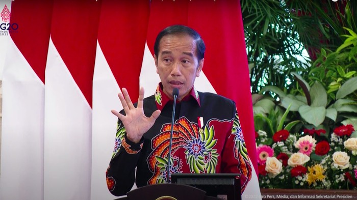 Presiden Joko Widodo (Jokowi) meminta Polri menjaga soliditas mengingat Indonesia memasuki tahun politik. Dia meminta internal Polri lebih dulu solid sebelum bergandengan dengan TNI. (YouTube Sekretariat Presiden)