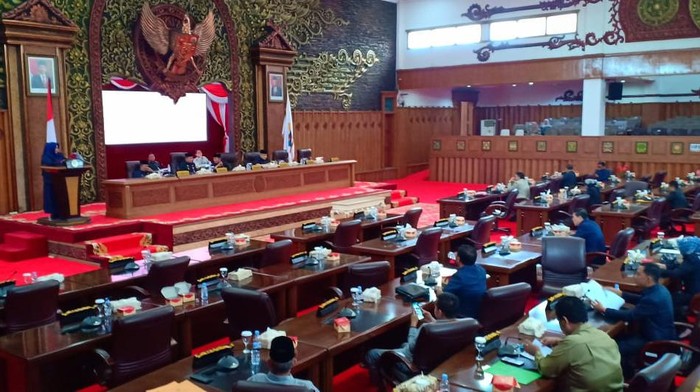 Rapat Paripurna DPRD Jambi saat sedang berlangsung
