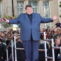 WME, agensi yang menaungi Robbie Coltrane, mengonfirmasi kematiannya pada Jumat (14/10/2022). Ia mengembuskan napas terakhir setelah menderita penyakit sendi osteoarthritis selama bertahun-tahun. (Foto: Corbis via Getty Images/Paul Cunningham)