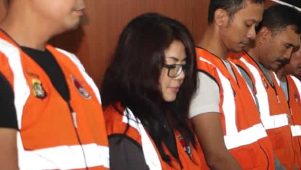 Sosok perempuan inisial Linda yang ditangkap terkait kasus narkoba Irjen Teddy Minahasa