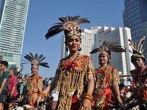 Mengenal 5 Pakaian Adat Dayak serta Maknanya