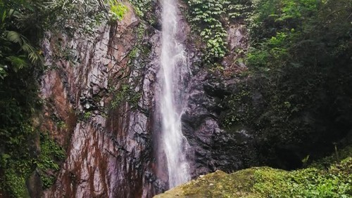 Air Terjun Jagasatru yang terletak di Desa Duda Timur, Kecamatan Selat, Kabupaten Karangasem, Bali.