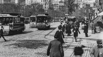 Union Square pada tahun 1900 pun terlihat lawas sebelum akhirnya jadimodern seperti sekarang. Foto: (vintage.es)