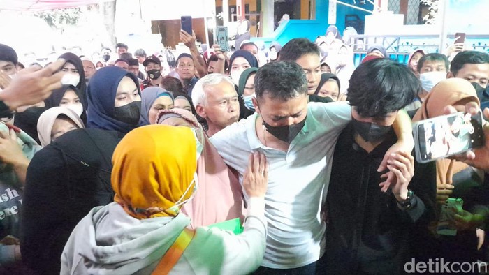 Ayah Ara, mahasiswi IPB yang tewas terseret banjir (Muchamad Sholihin/detikcom)