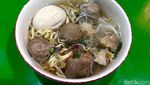 Legendaris di Bekasi! Bakso dengan Paduan Telur Rebus Ini Terkenal Nikmat