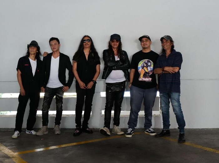 Band Search siap konser.
