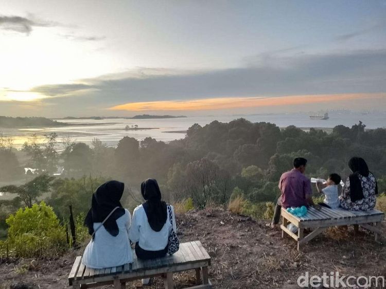 Pesona Senja di Bukit Harimau Batam