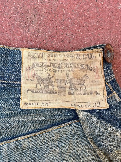 Jeans Langka Berusia 140 Tahun Jeans Levis Langka Berusia 140 Tahun.