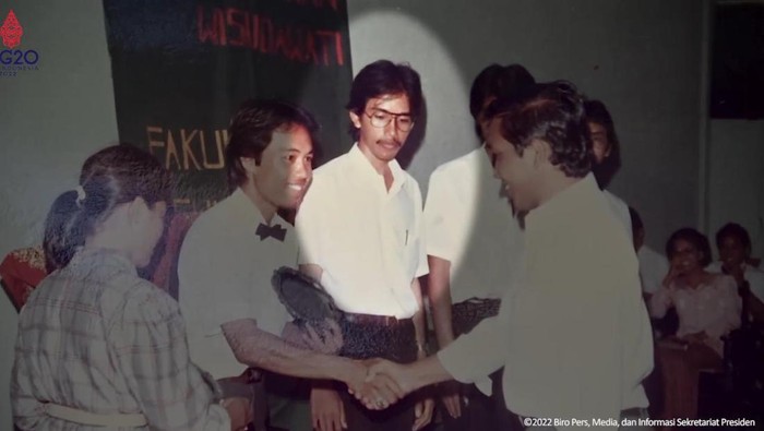 Jokowi temui temannya semasa kuliah di UGM Jokowi temui temannya semasa kuliah di UGM