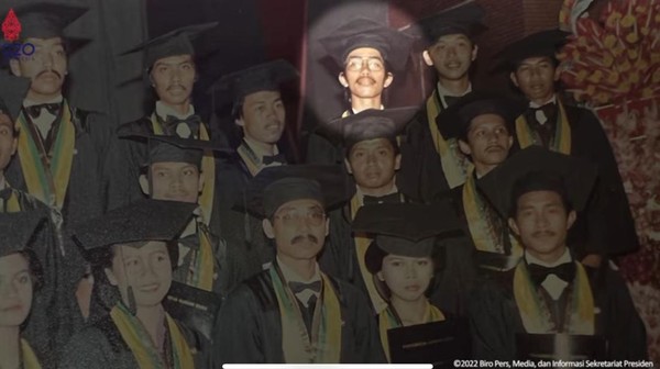 Ini Foto-foto Jokowi Semasa Kuliah hingga Wisuda