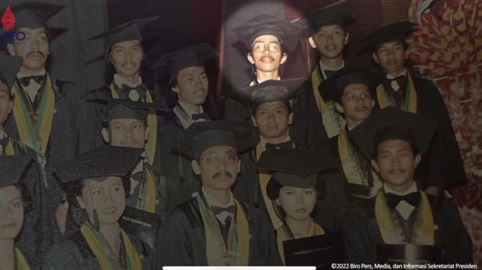 Jokowi temui temannya semasa kuliah di UGM Jokowi temui temannya semasa kuliah di UGM