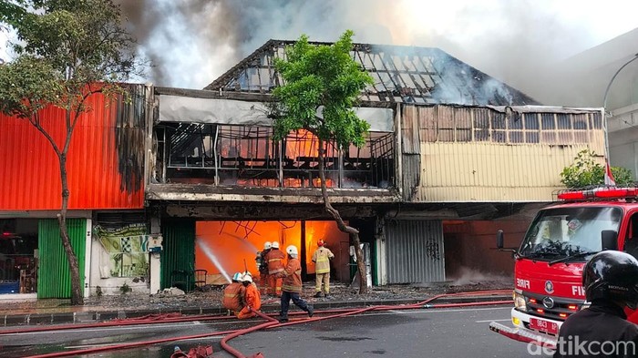 kebakaran di surabaya gemblongan