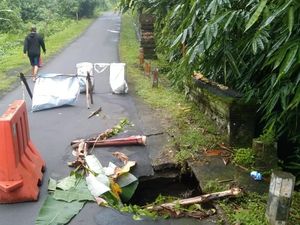 Tiga Ruas Jalan di Marga Tabanan Rusak Tergerus Hujan