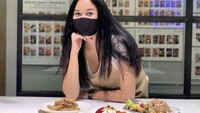 Terakhir ini hasil masakan buatan Aura langsung. Semua makanan serba Western ini dia buat sendiri lho. Keren! Foto: Instagram @aurakasih
