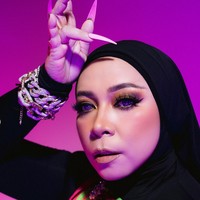 Banyak keuntungan yang Melly Goeslaw rasakan setelah operasi tersebut. Beberapa di antaranya gula darah jadi normal, kualitas tidur lebih baik dan tidak mendengkur lagi. Foto: Instagram/@melly_goeslaw