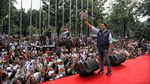 Momen Anies Sapa Warga dan Tebar Senyum Saat Perpisahan di Balai Kota