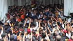 Momen Anies Sapa Warga dan Tebar Senyum Saat Perpisahan di Balai Kota