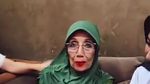 Bergincu Merah, Ini Potret Terbaru Artis Senior Nani Wijaya