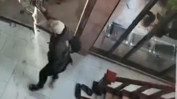 Penyerangan rumah mantang anggota DPD RI Ritha Brent di Makassar