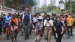 Gaya Anies Berangkat Naik Sepeda, Pulang Naik Vespa Saat Acara Perpisahan