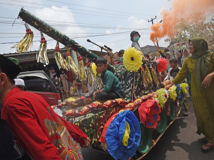 Potret Parade Perayaan Maulid Nabi di Serang