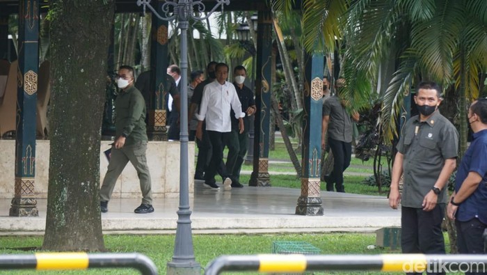Presiden Jokowi di Royal Ambarrukmo, Sleman, Minggu (16/10/2022).