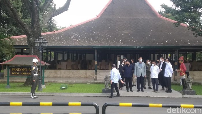 Presiden Jokowi di Royal Ambarrukmo, Sleman, Minggu (16/10/2022).