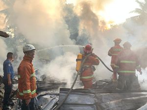 Rumah Mewah dan Gudang Mebel di Pesawaran Hangus Terbakar