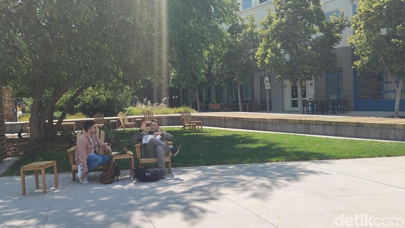 Suasana Kantor Pusat Meta di Palo Alto, Amerika