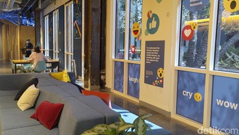 Interior kantor meta yang penuh warna dan anak muda banget suasananya. Foto: Fitraya Ramadhanny/detikcom