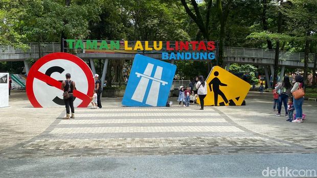 Taman Lalu Lintas Bandung.