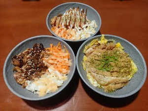 Murah Enak! Di Denpasar Ada Rice Bowl Jepang Gerobakan Rp 15 Ribuan