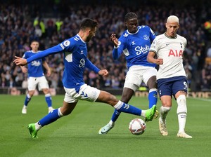 Everton Terancam Degradasi Akibat Dugaan Financial Fair Play