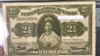 Uang kuno pecahan 2, 5 gulden seri Ratu Wilhelmina cetakan tahun 1920. Dibandero sekitar Rp 120 juta. Foto: Dok. Kolektor Uang Kuno Anton Max
