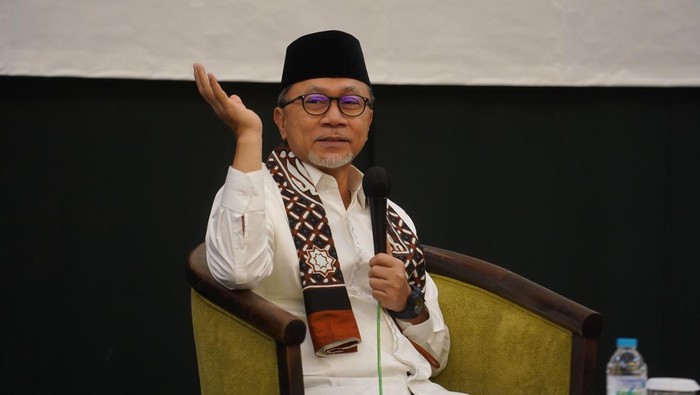 Menteri Perdagangan Zulkifli Hasan meminta pelaku usaha lebih produktif lagi memperkuat  Indonesia menjadi negara maju.