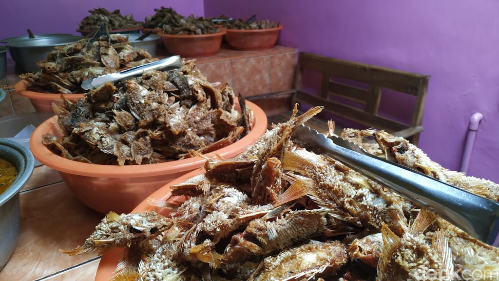 Ikan Air Tawar Warung Mak Ti