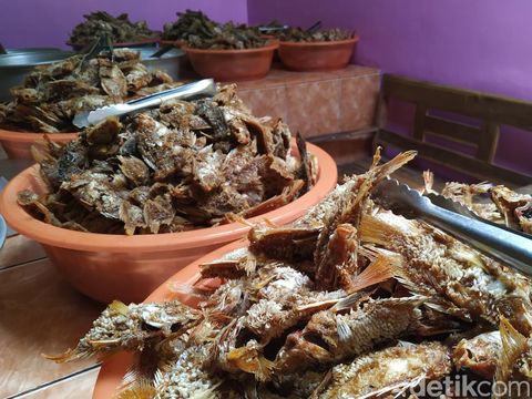 Ikan Air Tawar Warung Mak Ti