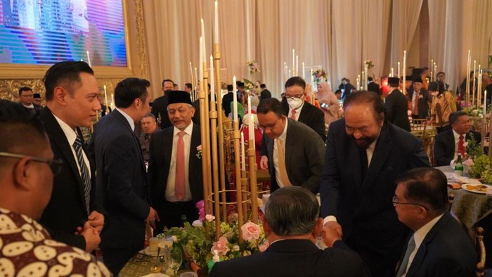 Anies semeja dengan SBY, JK, AHY, hingga Ahmad Syaiku Anies semeja dengan SBY, JK, AHY, hingga Ahmad Syaiku