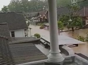 Banjir Bandang Blitar Selatan Terjang 5 Kecamatan di 13 Titik