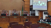 Hakim Heran Ricky Cuek Dengar Kuat Maruf Kejar Yosua Sambil Bawa Pisau
