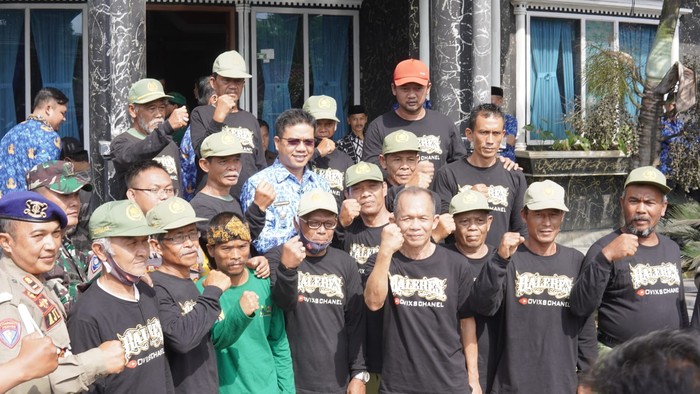 Bupati Bandung Silaturahmi dengan Tokoh dan Perangkat Desa Sukasari